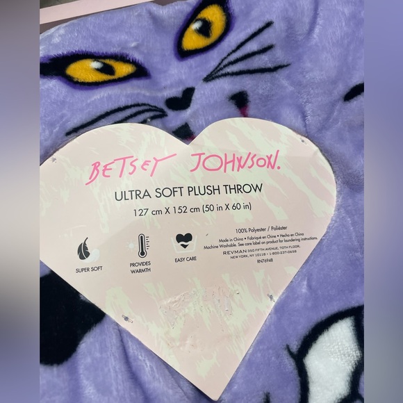 NWT Betsey Johnson Purple Oversized Black Cat Halloween Blanket - Picture 2 of 5